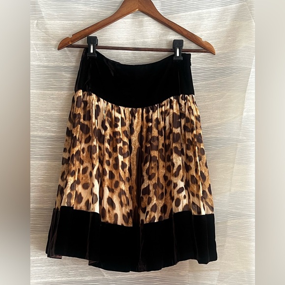 Dolce & Gabbana Leopard Velvet Blazer & Silk-Lined Skirt with Velvet Panel—2000s - Picture 8 of 16